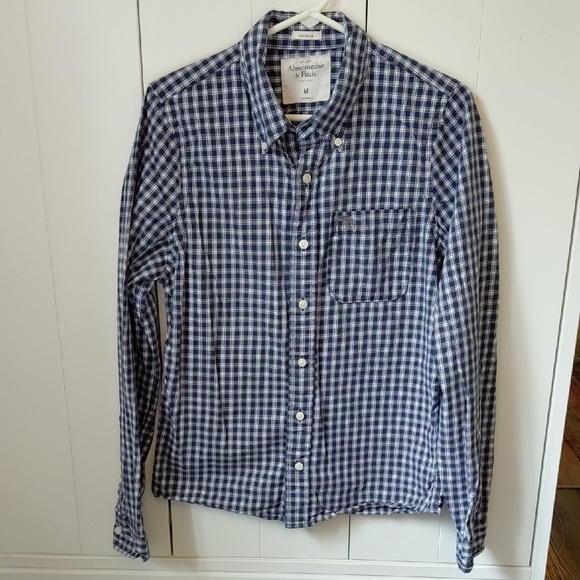 Abercrombie & Fitch Blue Casual Button Down Shirt - Picture 2 of 6